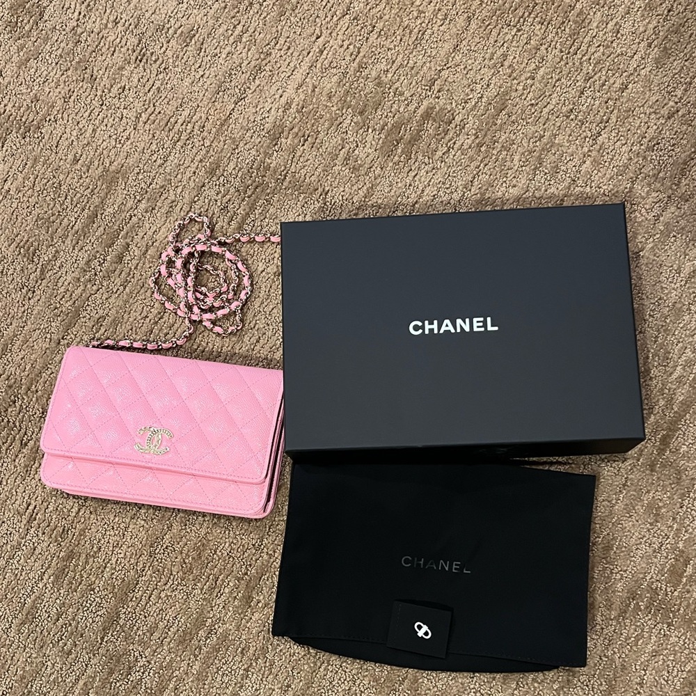 NEW Authentic Chanel Wallet on chain WOC - Rose and light gold hardware - Picture 6 of 7